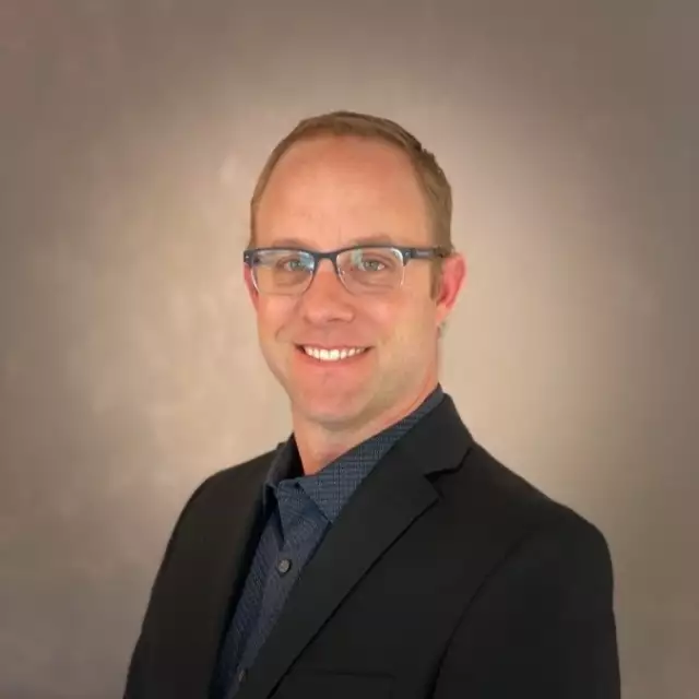 Joshua Bardell headshot